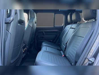 Used Land Rover Defender 2025 for sale - 77997410: Photo