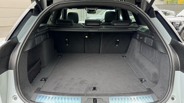 Used Land Rover Range Rover Velar 2025 for sale - 76255242: Photo 10