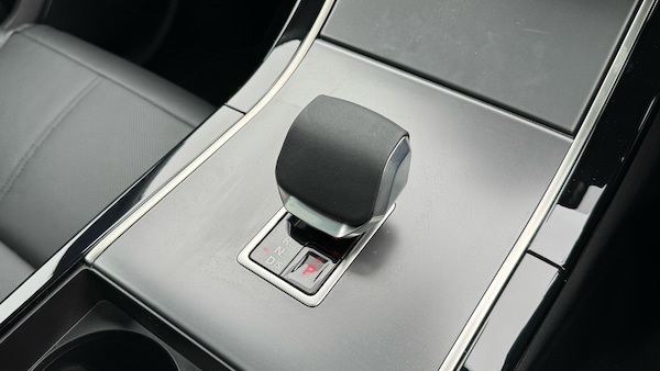 Used Land Rover Range Rover Velar 2025 for sale - 76255242: Photo 13
