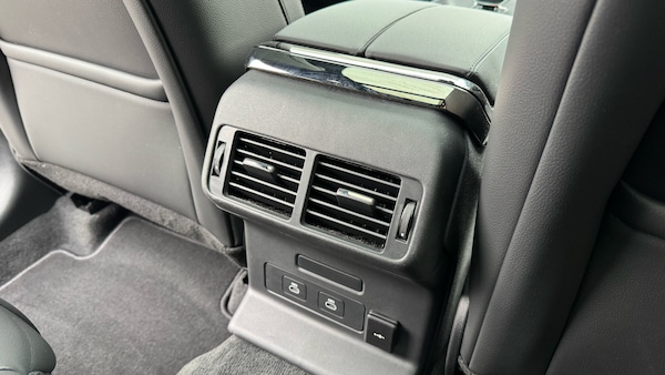 Used Land Rover Range Rover Velar 2025 for sale - 76255242: Photo 18