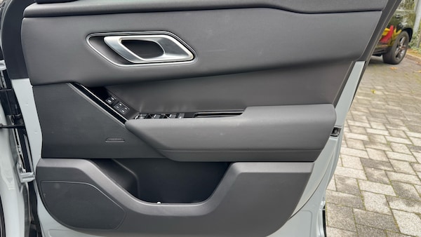 Used Land Rover Range Rover Velar 2025 for sale - 76255242: Photo 34