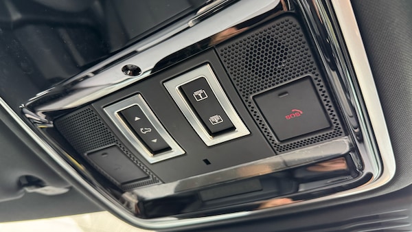 Used Land Rover Range Rover Velar 2025 for sale - 76255242: Photo 44