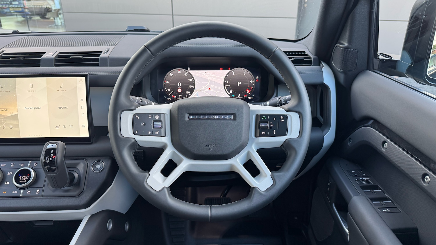 Used Land Rover Defender 2024 for sale - 76332017: Photo 15