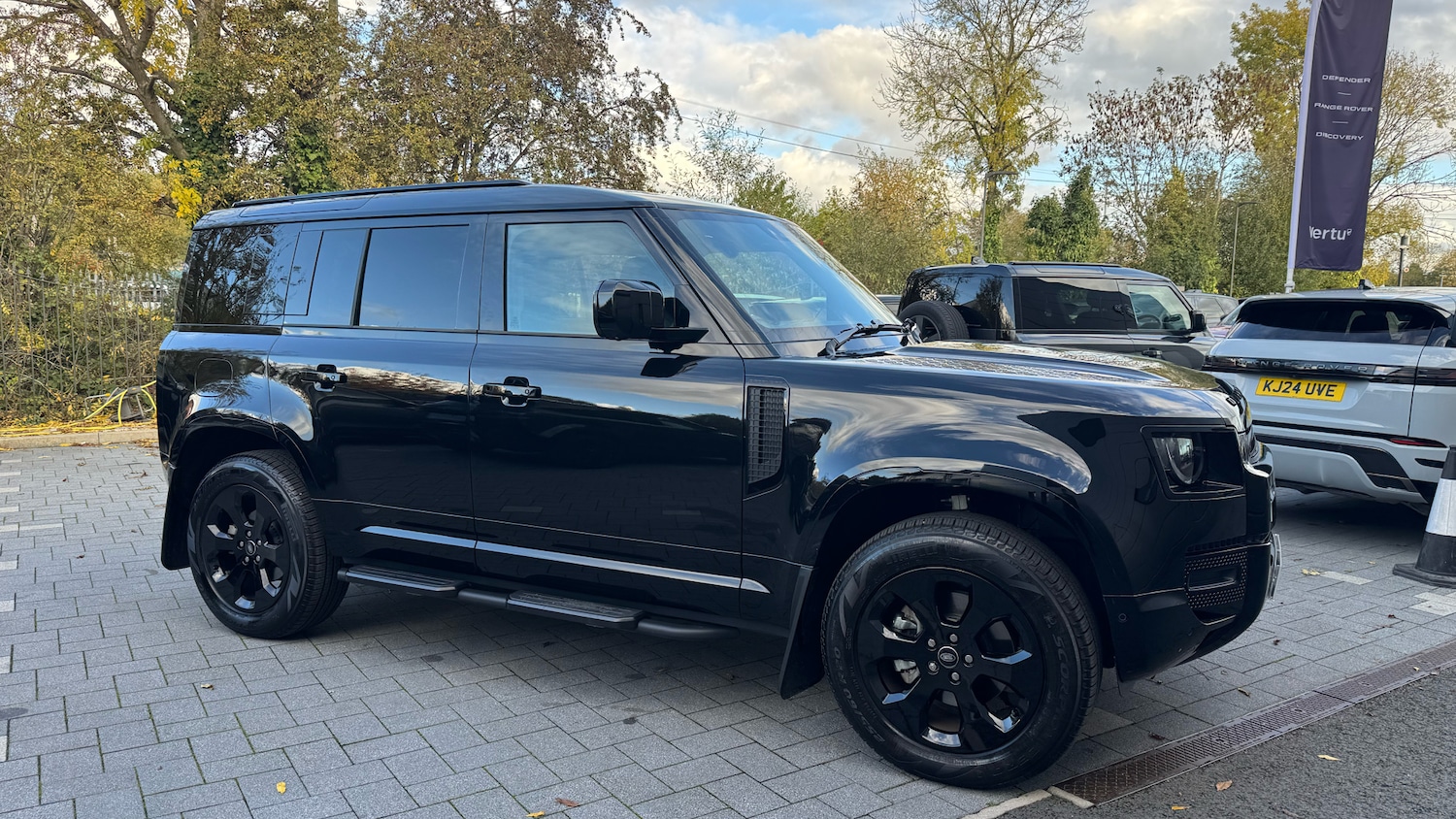 Used Land Rover Defender 2024 for sale - 76332017: Photo 26