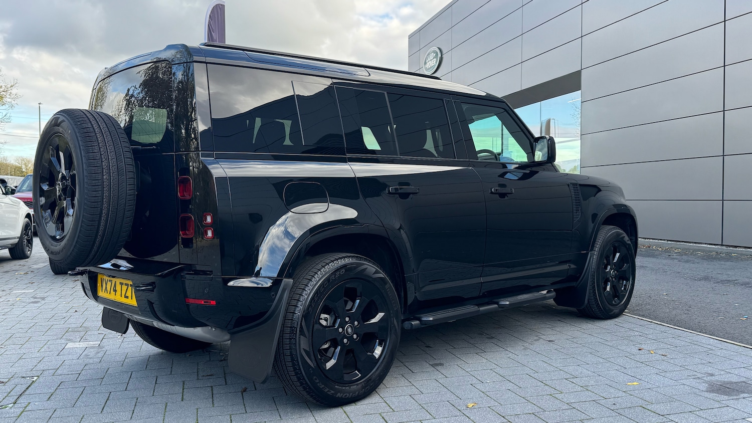 Used Land Rover Defender 2024 for sale - 76332017: Photo 27