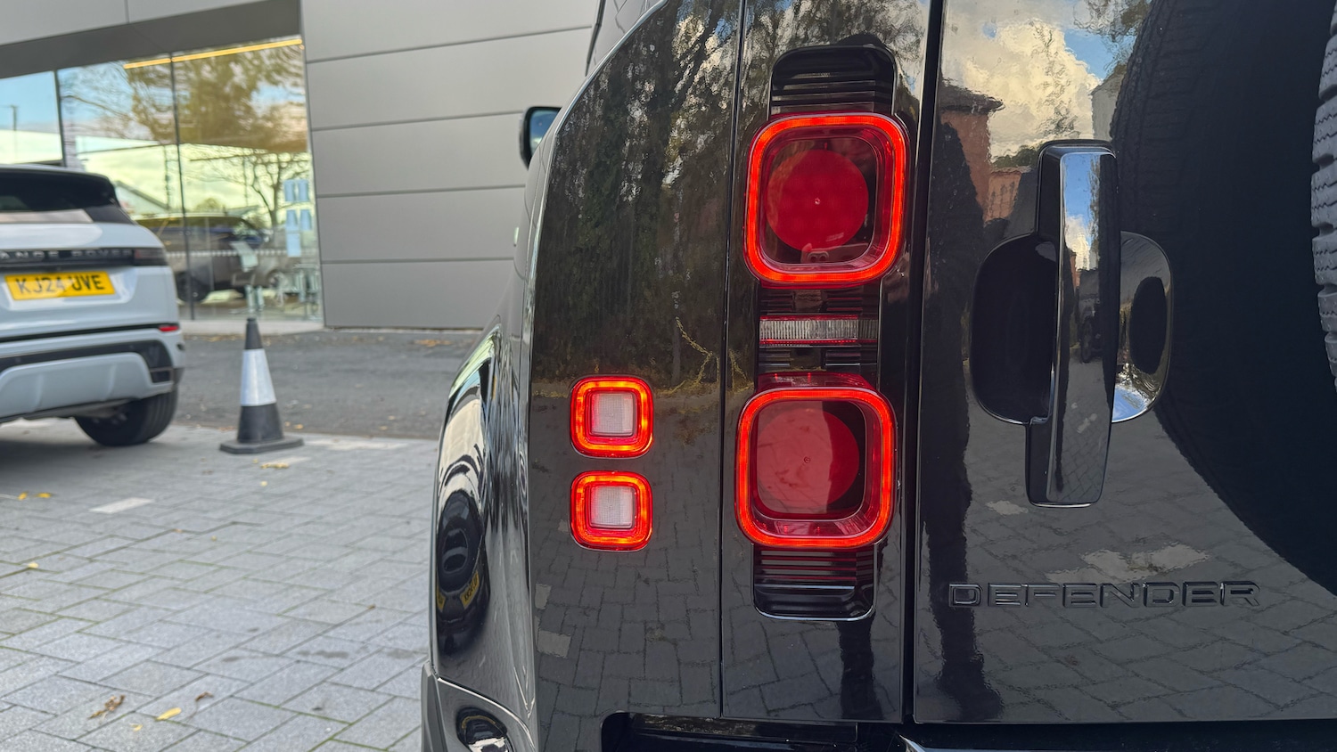 Used Land Rover Defender 2024 for sale - 76332017: Photo 30