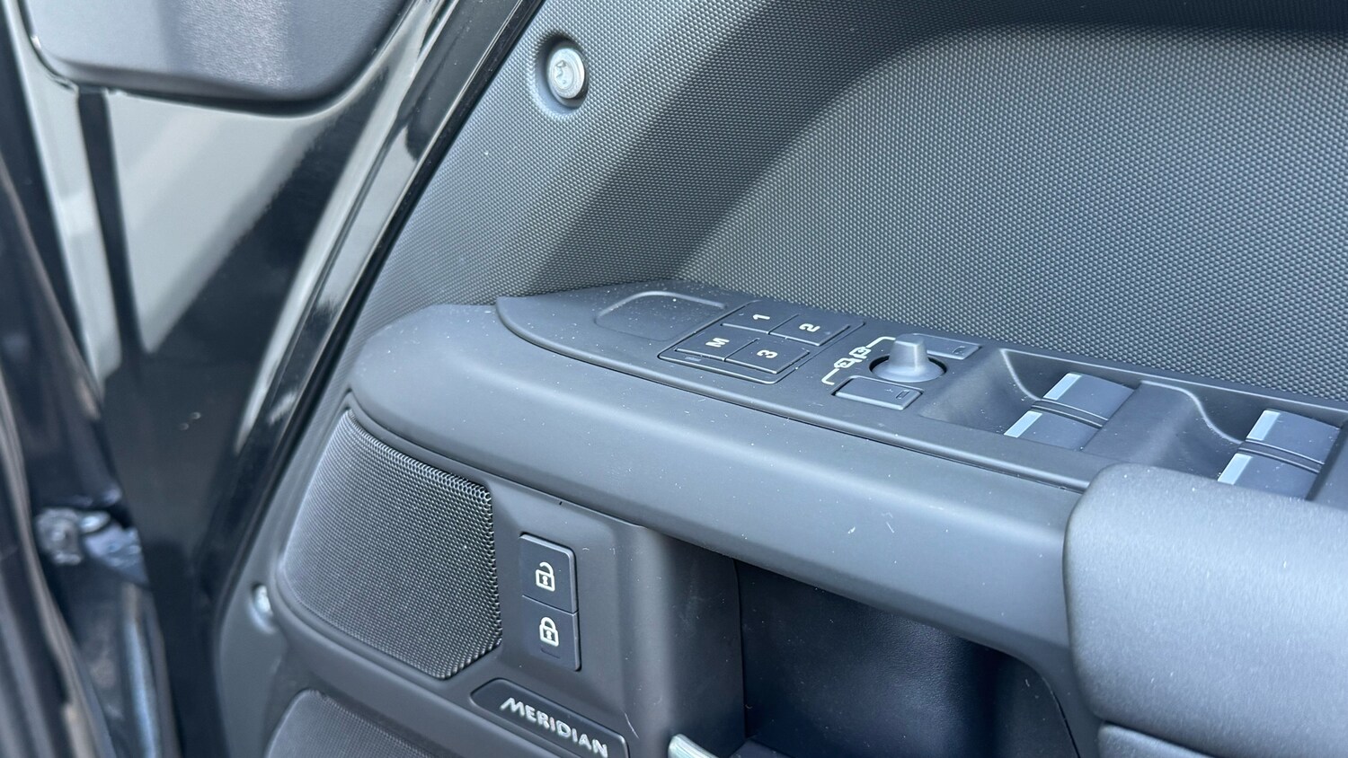 Used Land Rover Defender 2024 for sale - 76332017: Photo 35