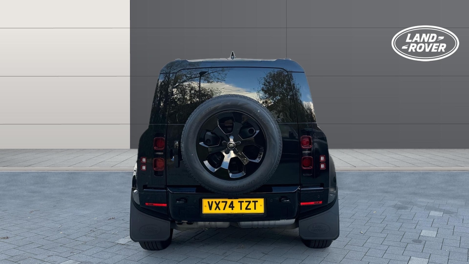 Used Land Rover Defender 2024 for sale - 76332017: Photo 6