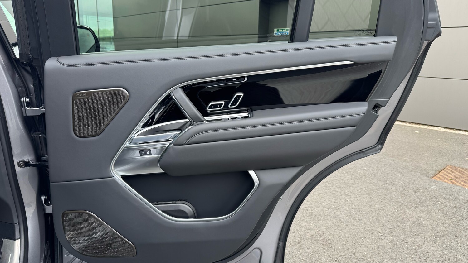 Used Land Rover Range Rover 2025 for sale - 76287119: Photo 31