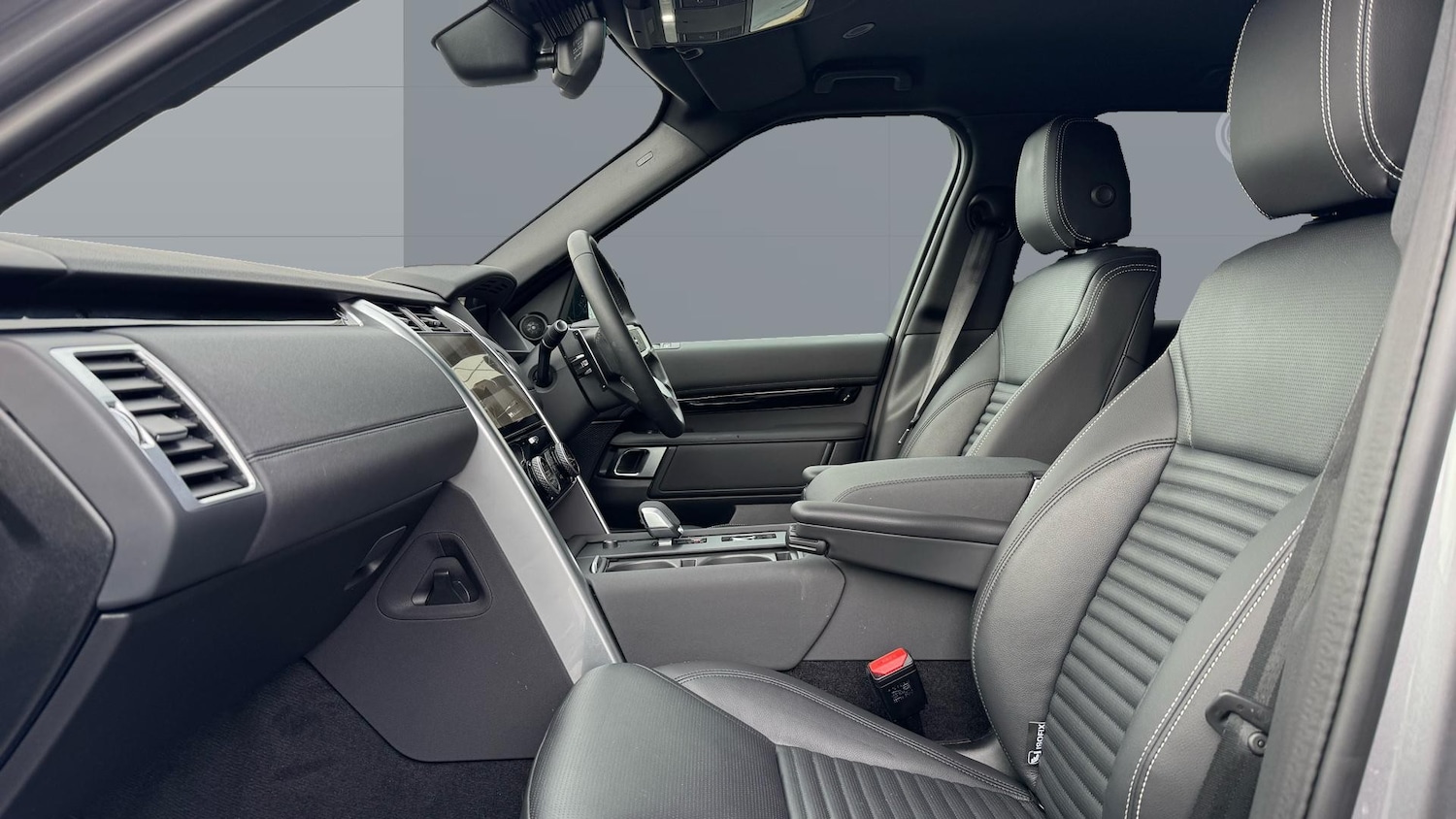 Used Land Rover Discovery 2025 for sale - 76393934: Photo 3