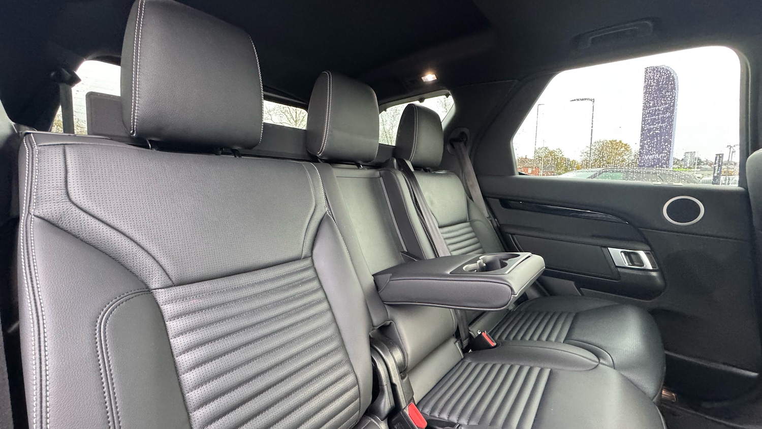 Used Land Rover Discovery 2025 for sale - 76393934: Photo 34