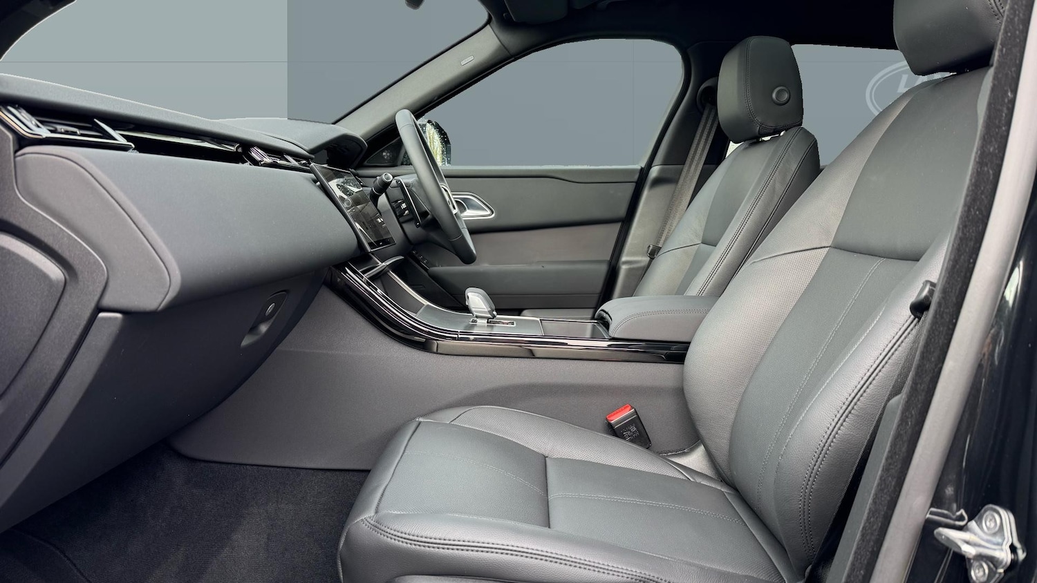 Used Land Rover Range Rover Velar 2025 for sale - 76319518: Photo 3