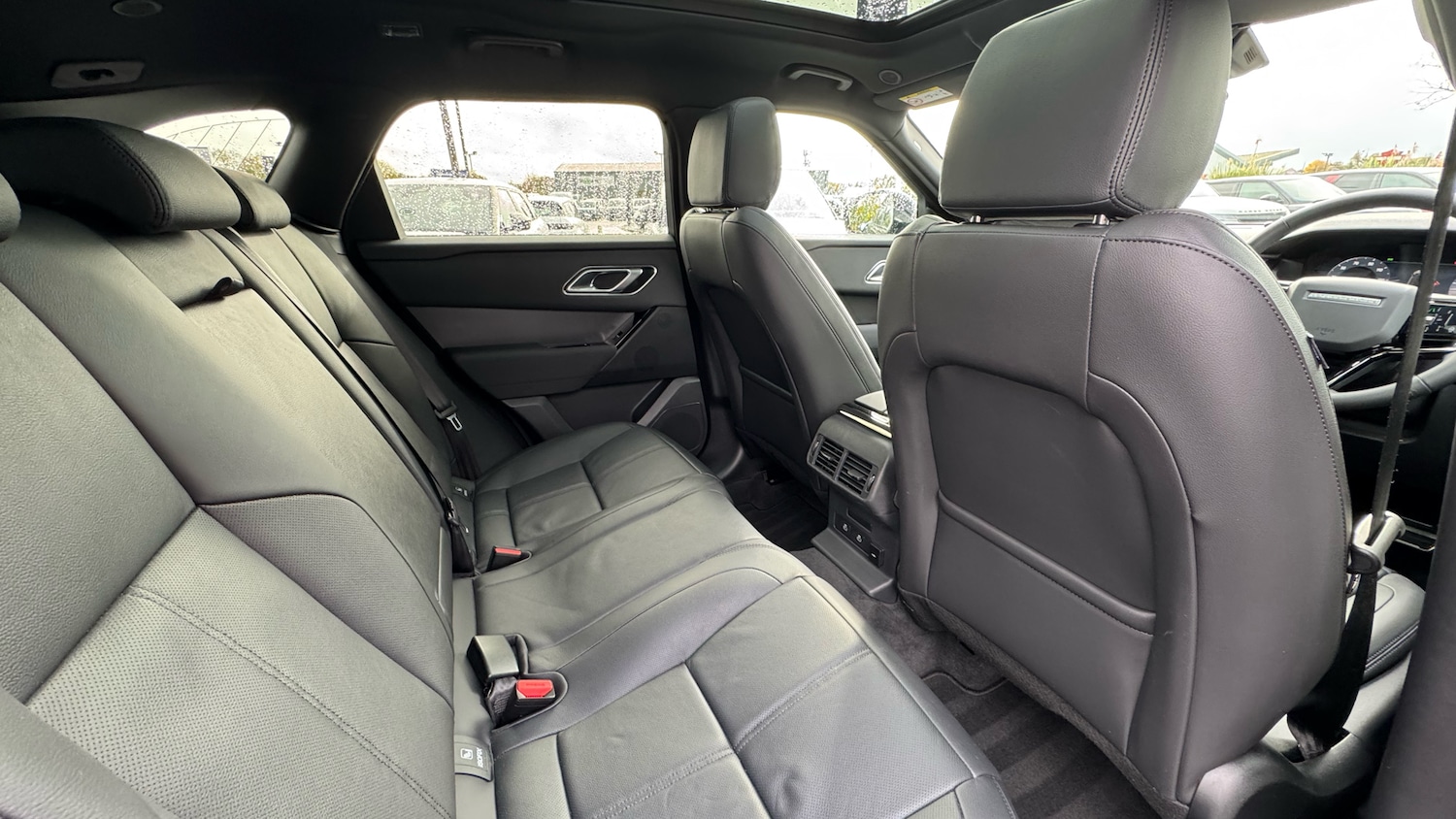 Used Land Rover Range Rover Velar 2025 for sale - 76319518: Photo 32