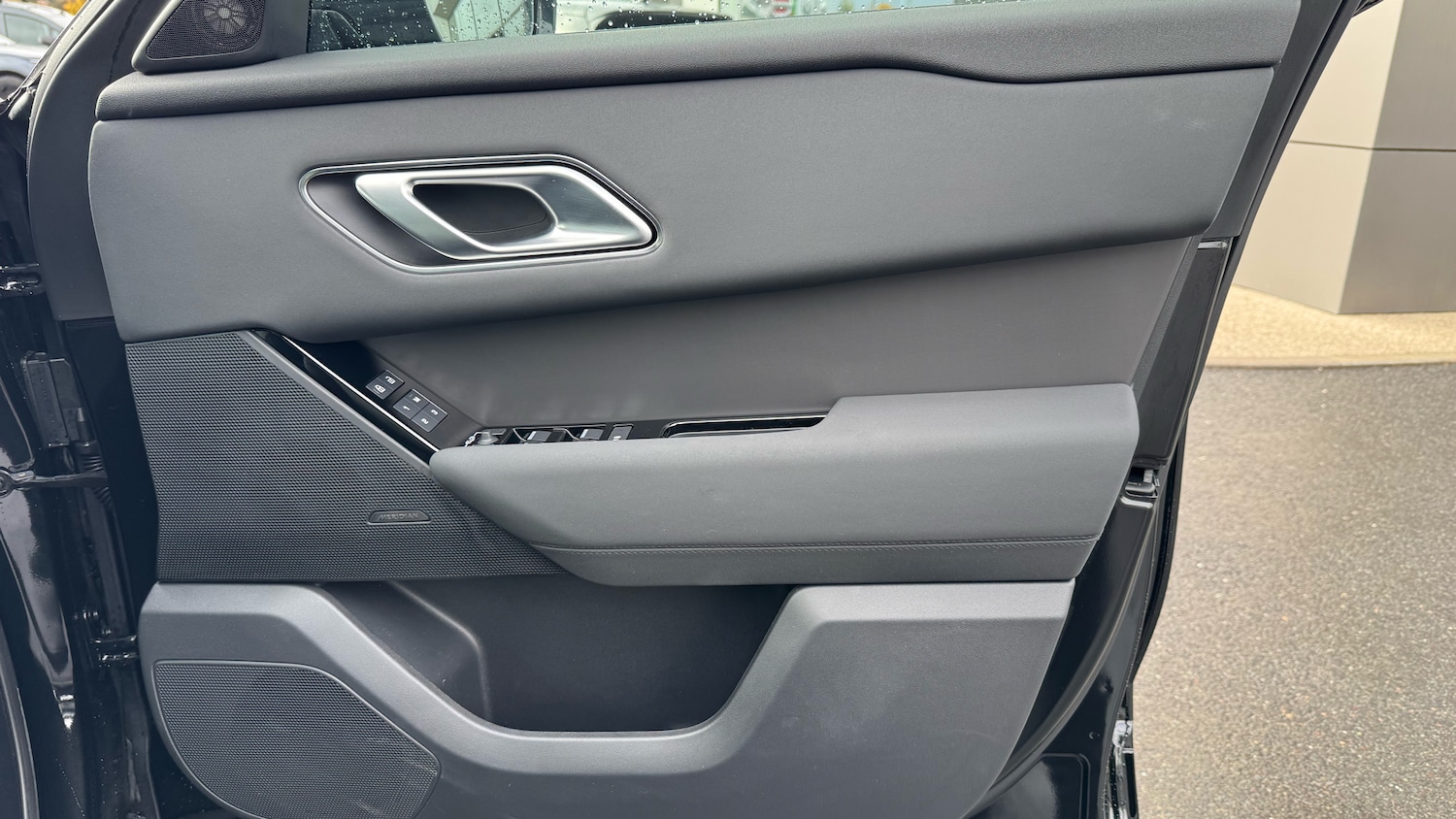 Used Land Rover Range Rover Velar 2025 for sale - 76319518: Photo 34