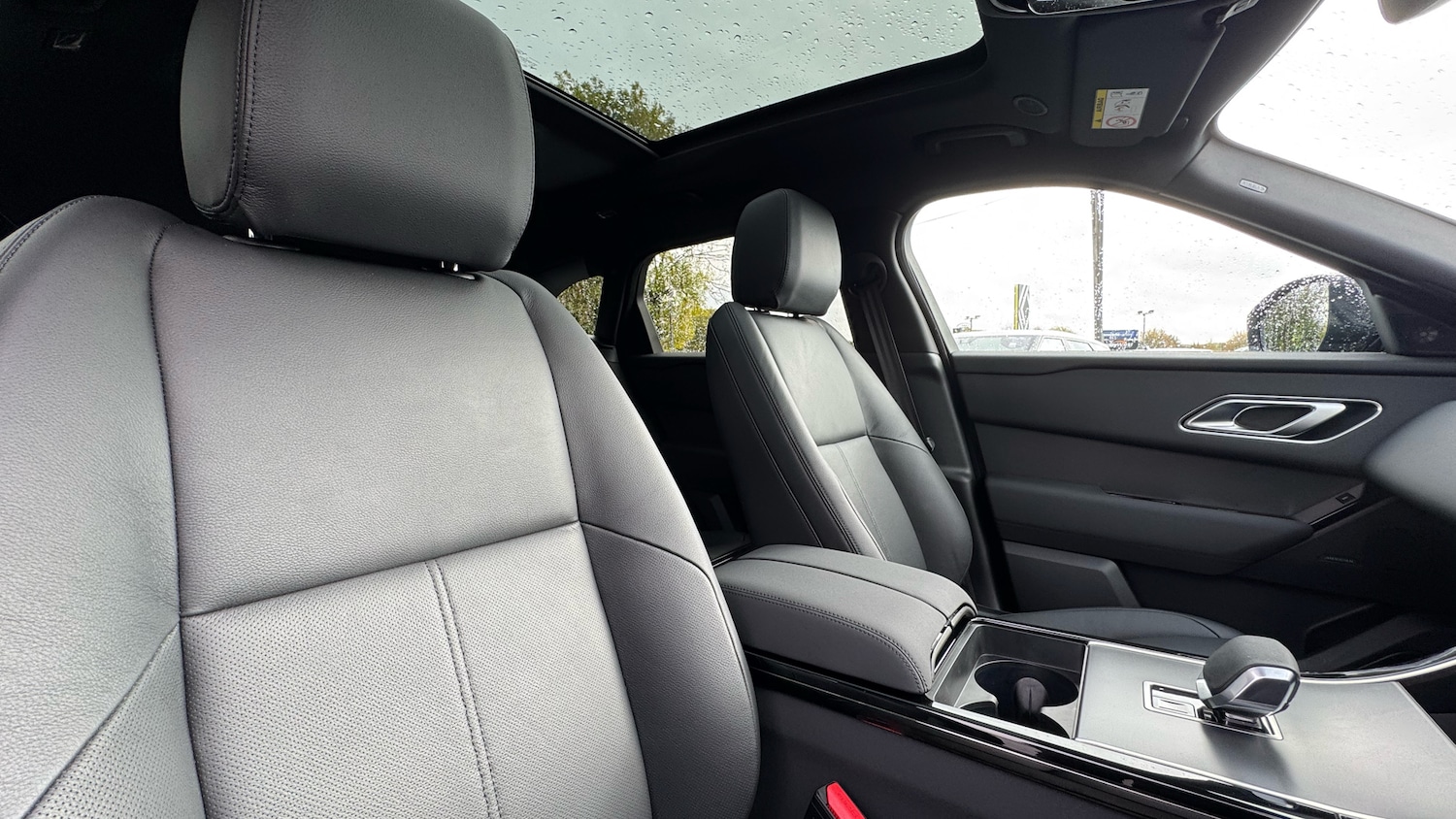 Used Land Rover Range Rover Velar 2025 for sale - 76319518: Photo 37