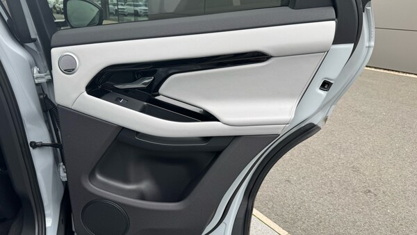 Used Land Rover Range Rover Evoque 2024 for sale - 76287117: Photo 31
