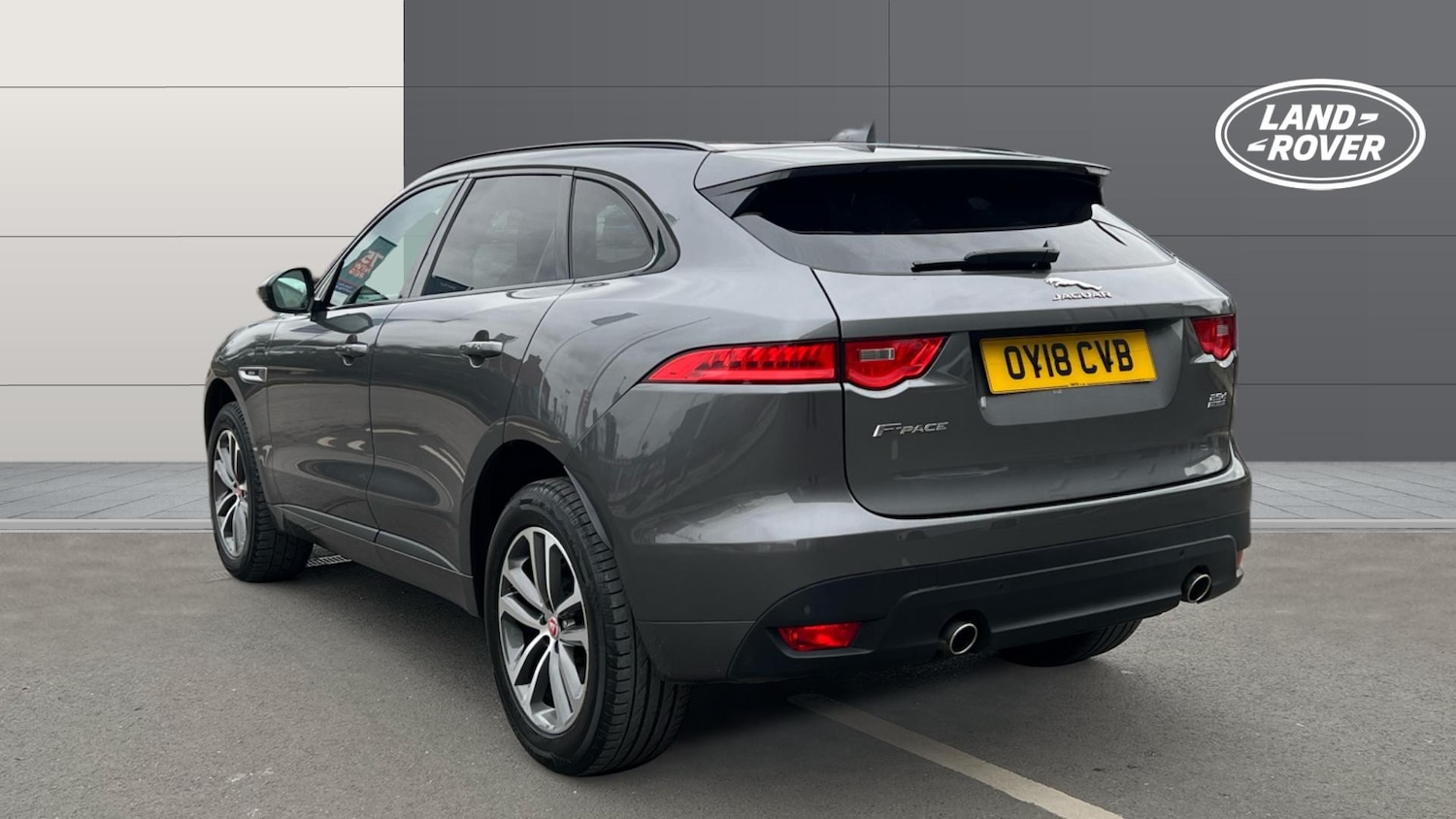 Used Jaguar F-Pace 2018 for sale - 77665517: Photo 2