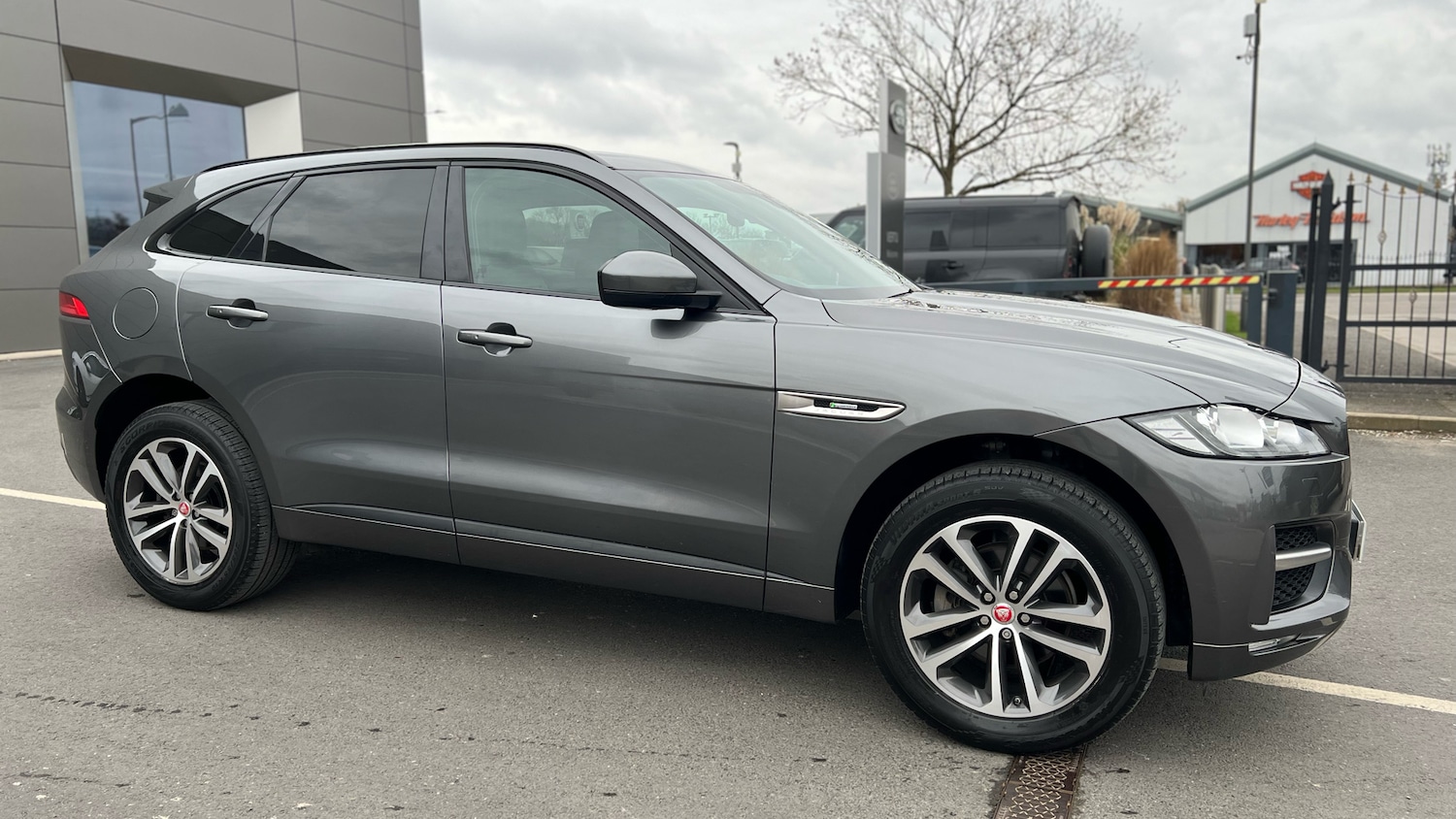 Used Jaguar F-Pace 2018 for sale - 77665517: Photo 24