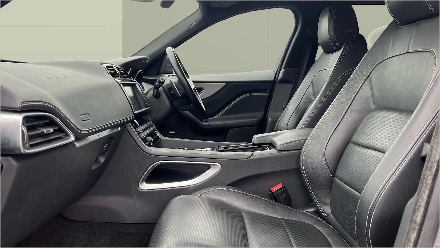 Used Jaguar F-Pace 2018 for sale - 77665517: Photo 3