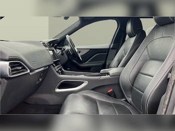 Used Jaguar F-Pace 2018 for sale - 77665517: Photo