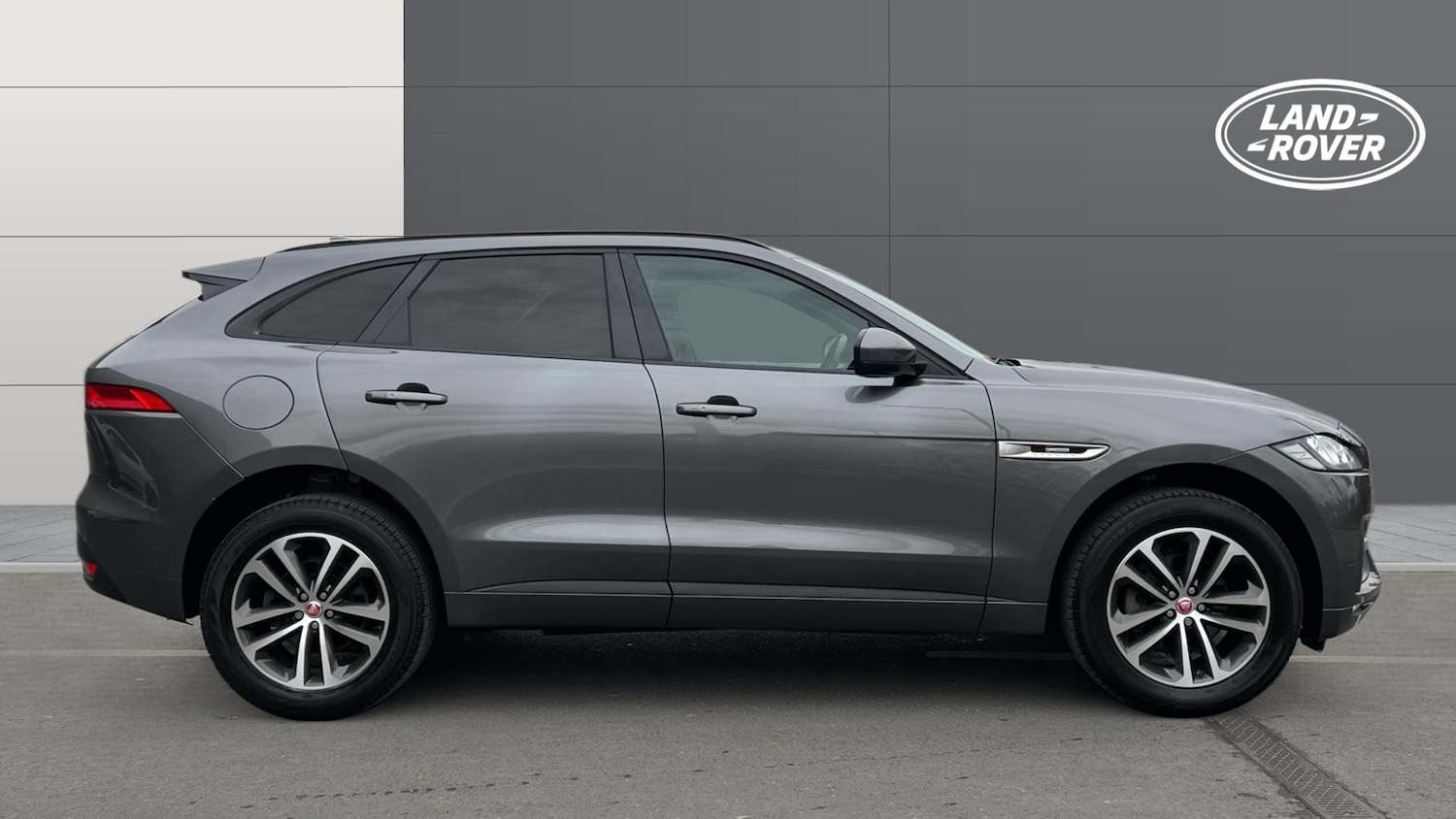Used Jaguar F-Pace 2018 for sale - 77665517: Photo 4