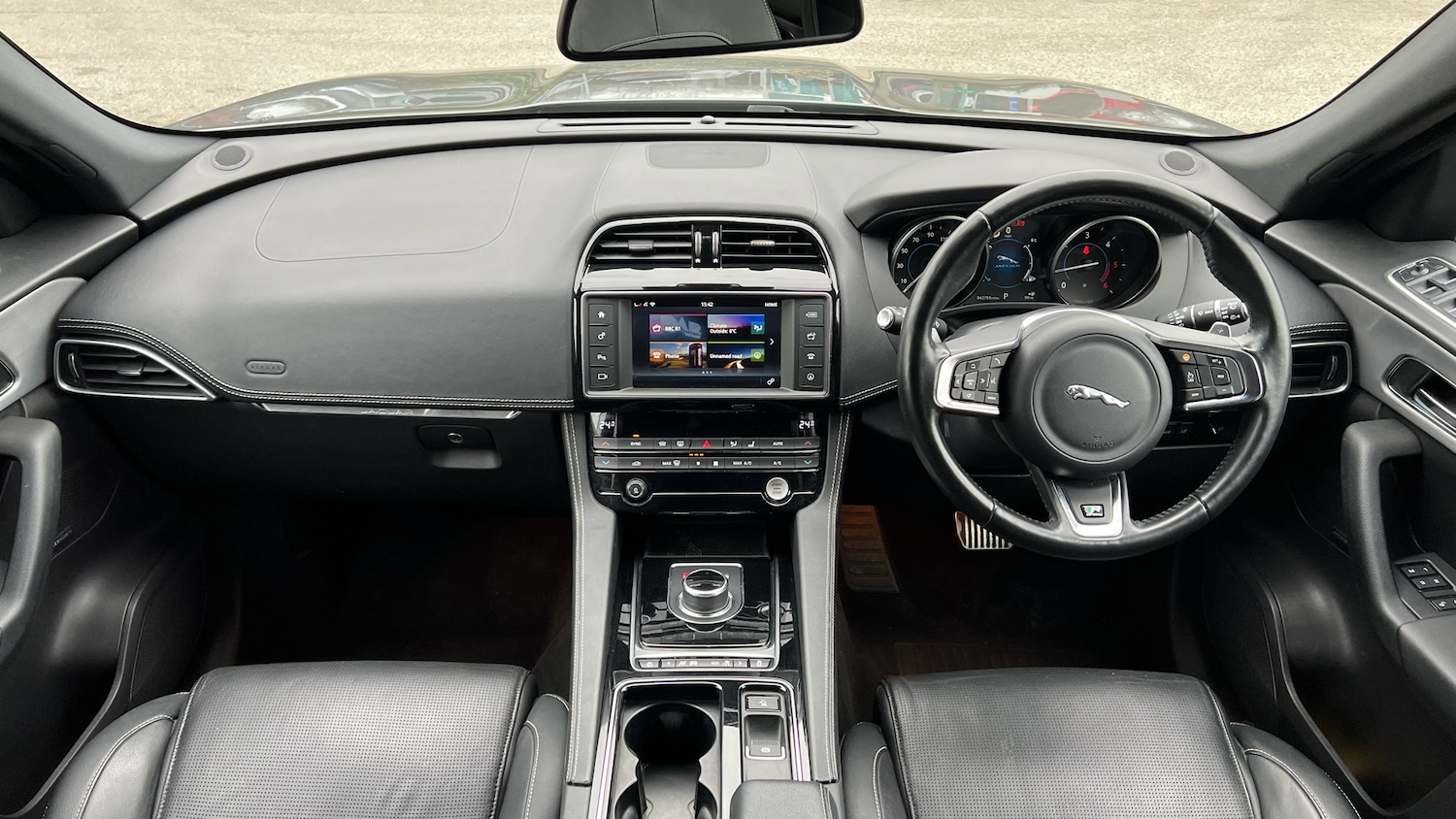 Used Jaguar F-Pace 2018 for sale - 77665517: Photo 8