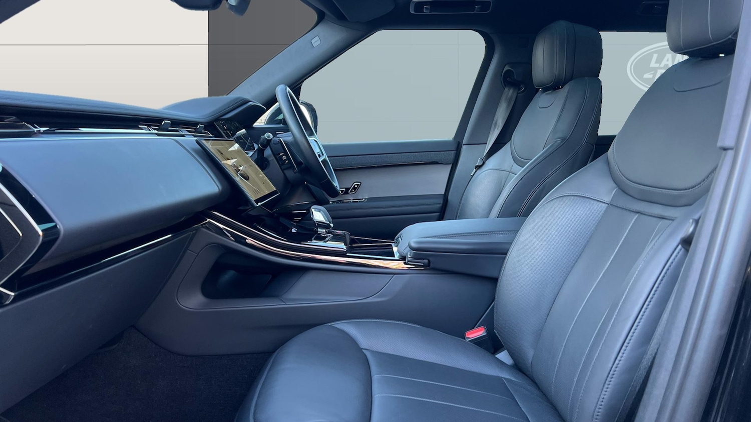 Used Land Rover Range Rover Sport 2024 for sale - 76707136: Photo 3