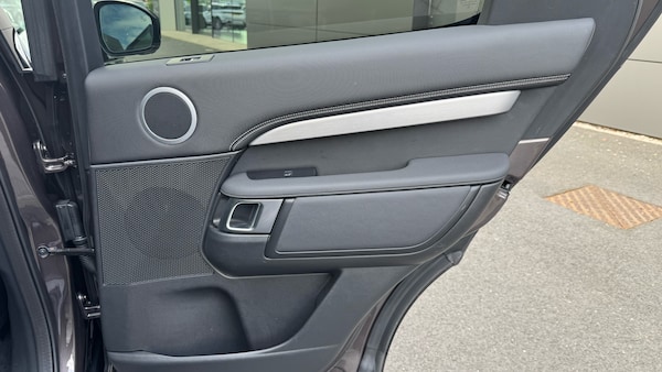 Used Land Rover Discovery 2021 for sale - 76219067: Photo 31