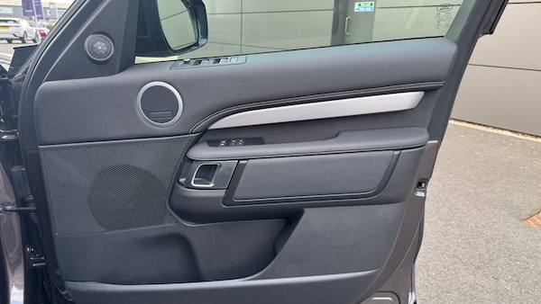 Used Land Rover Discovery 2021 for sale - 76219067: Photo 34