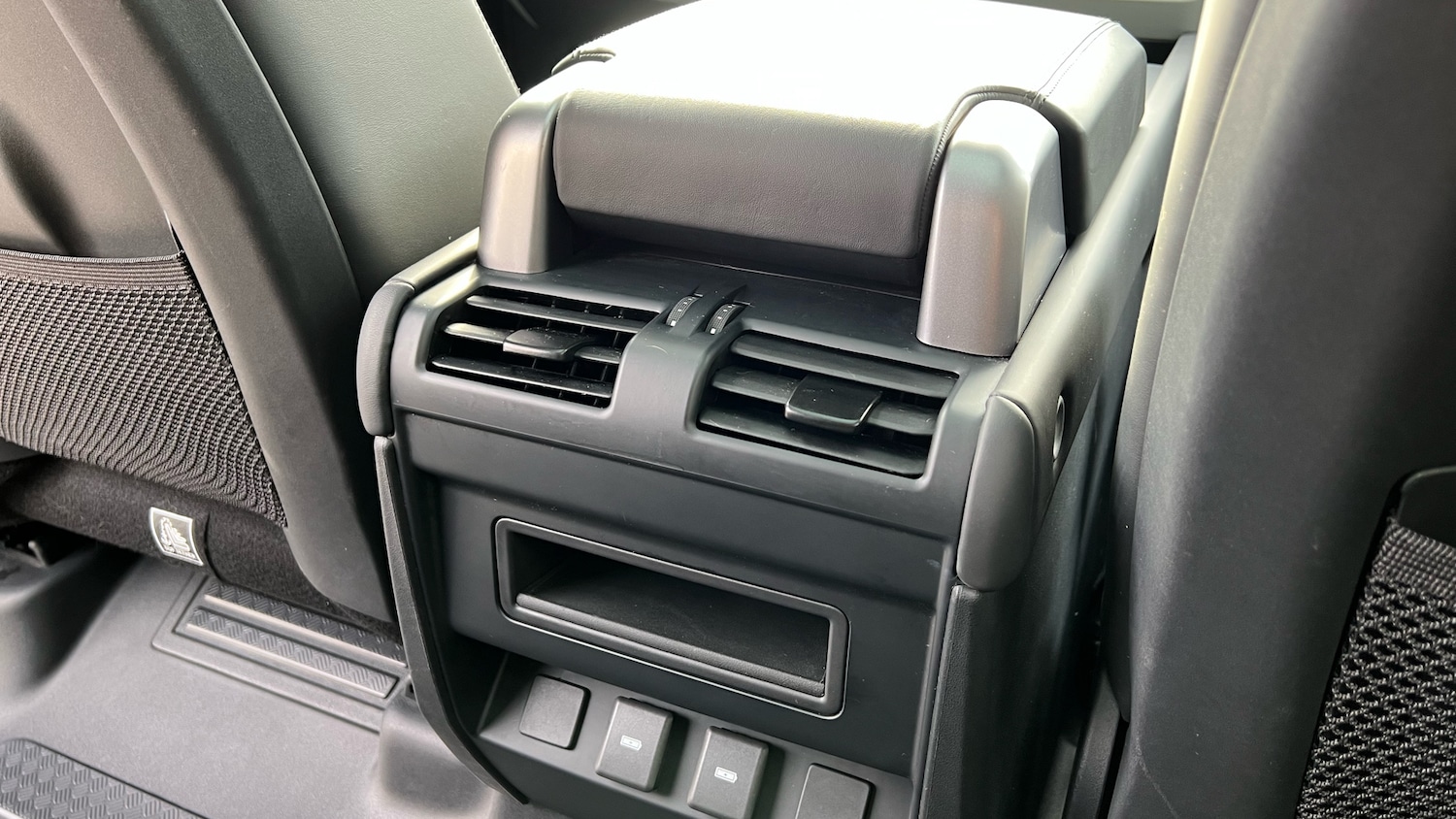 Used Land Rover Defender 2023 for sale - 76504815: Photo 18