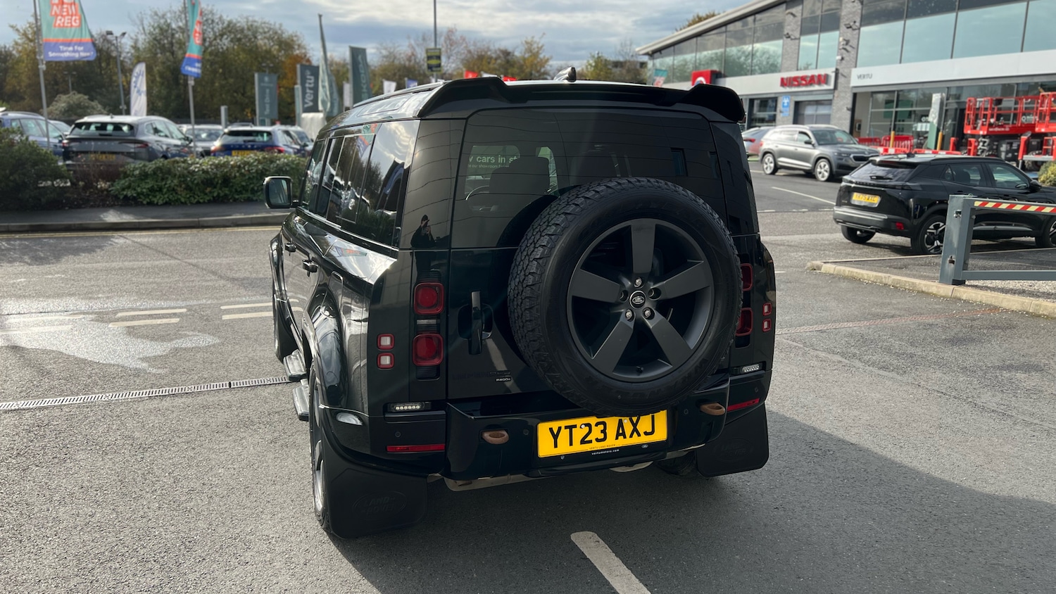 Used Land Rover Defender 2023 for sale - 76504815: Photo 28