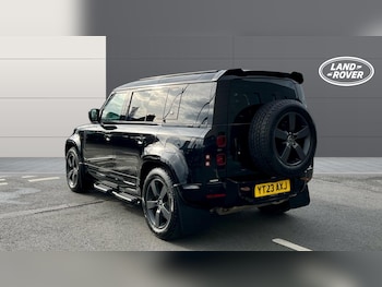 Used Land Rover Defender 2023 for sale - 76504815: Photo