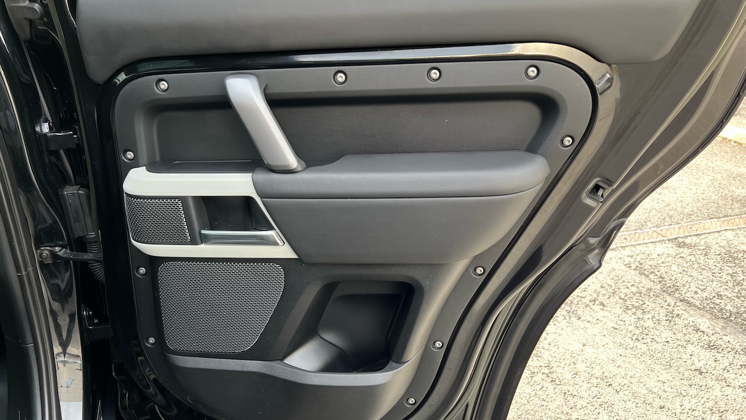 Used Land Rover Defender 2023 for sale - 76504815: Photo 32