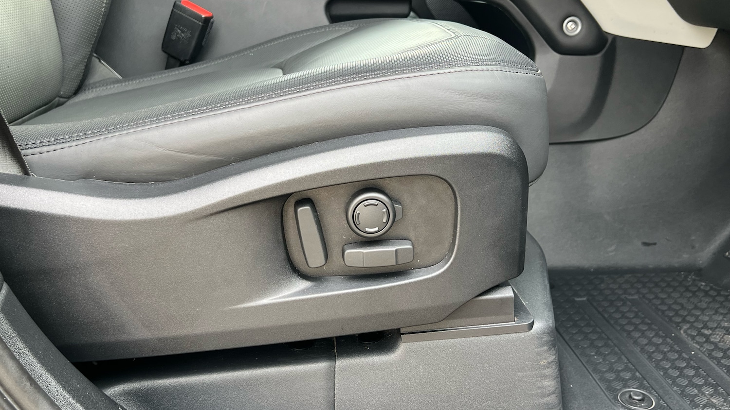 Used Land Rover Defender 2023 for sale - 76504815: Photo 37