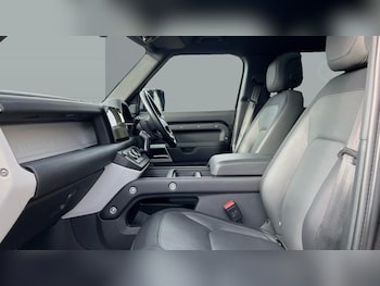 Used Land Rover Defender 2023 for sale - 76504815: Photo