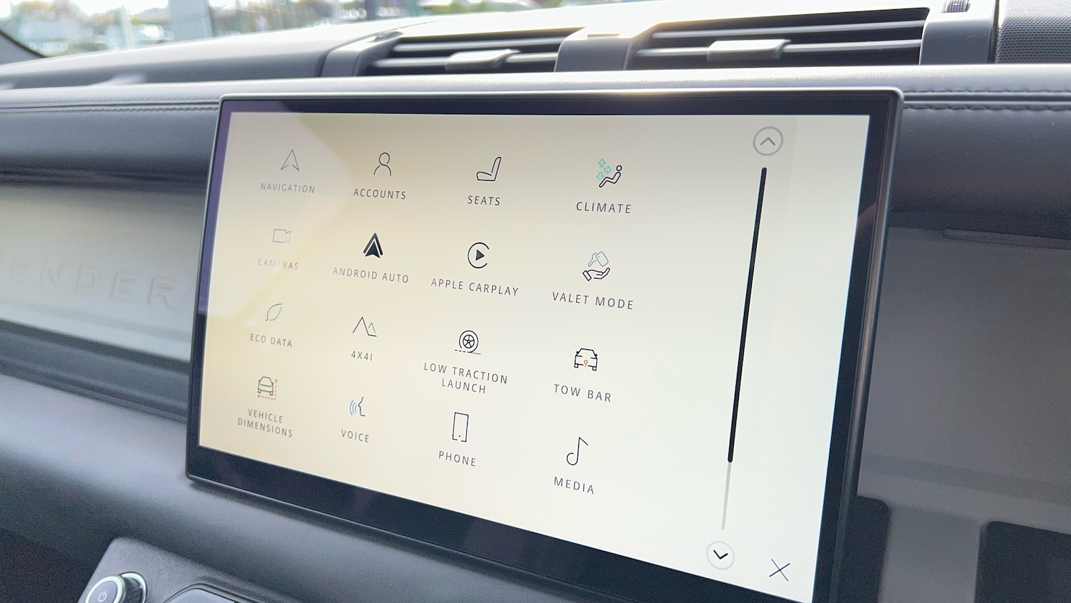 Used Land Rover Defender 2023 for sale - 76504815: Photo 40