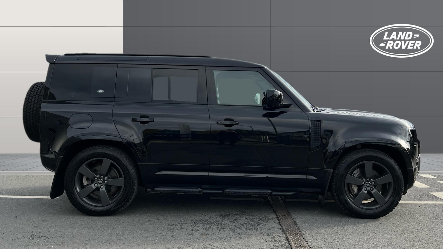 Used Land Rover Defender 2023 for sale - 76504815: Photo 5