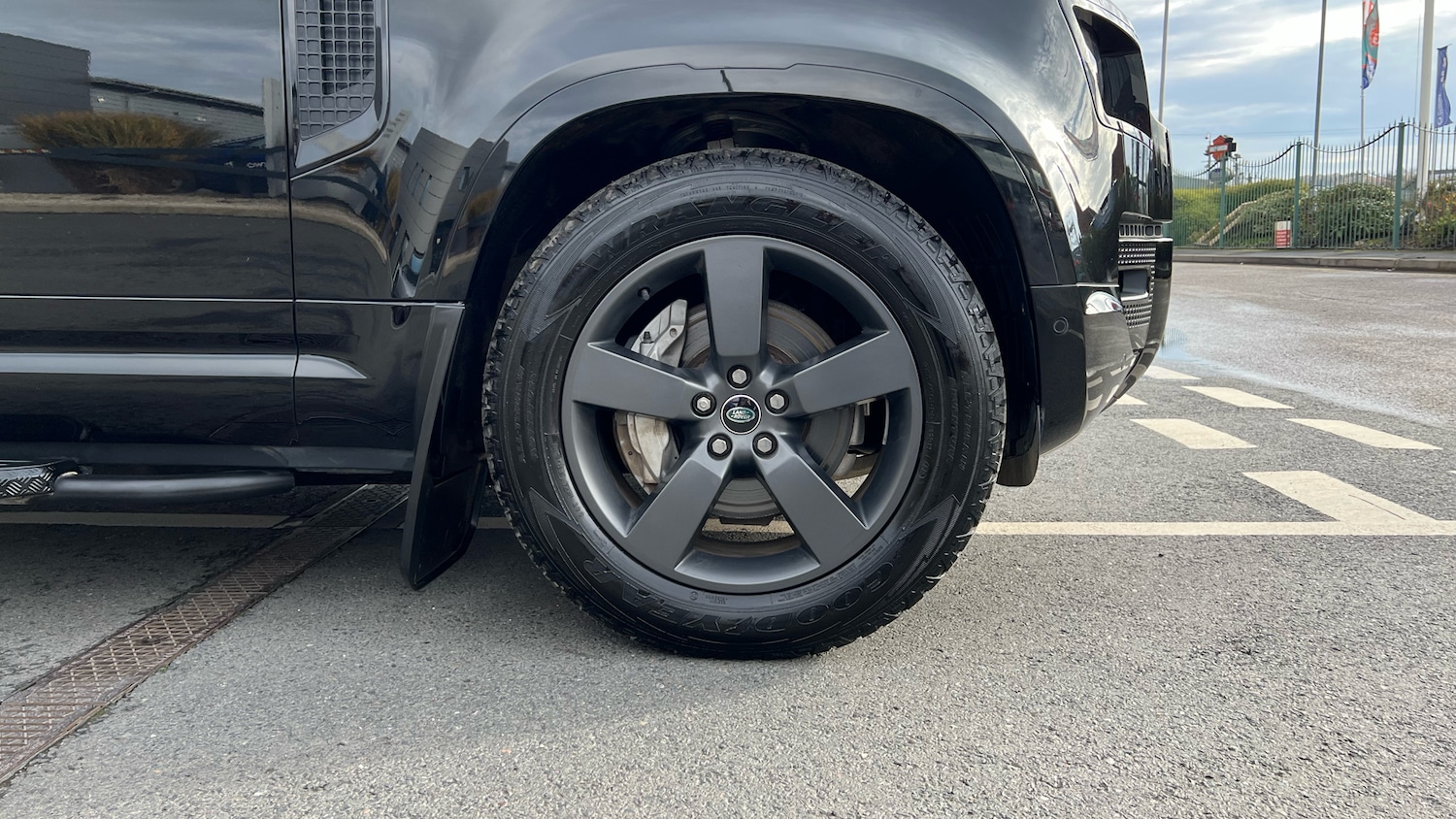 Used Land Rover Defender 2023 for sale - 76504815: Photo 8