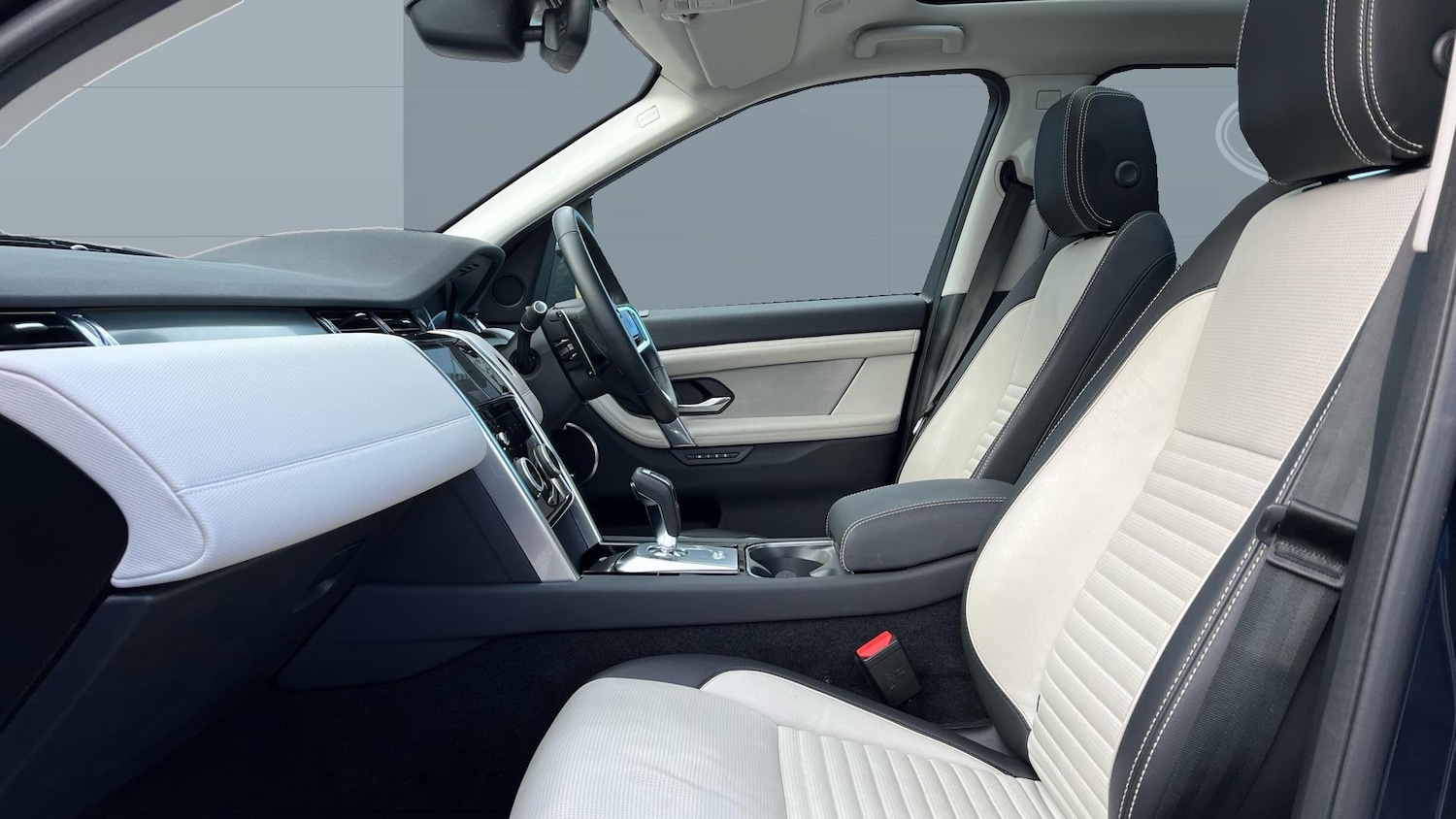 Used Land Rover Discovery Sport 2022 for sale - 76643256: Photo 3