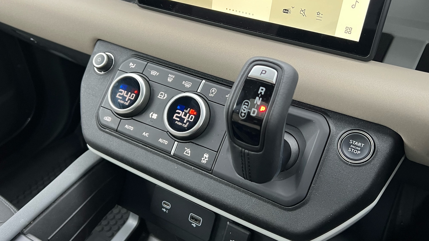 Used Land Rover Defender 2023 for sale - 77450278: Photo 13