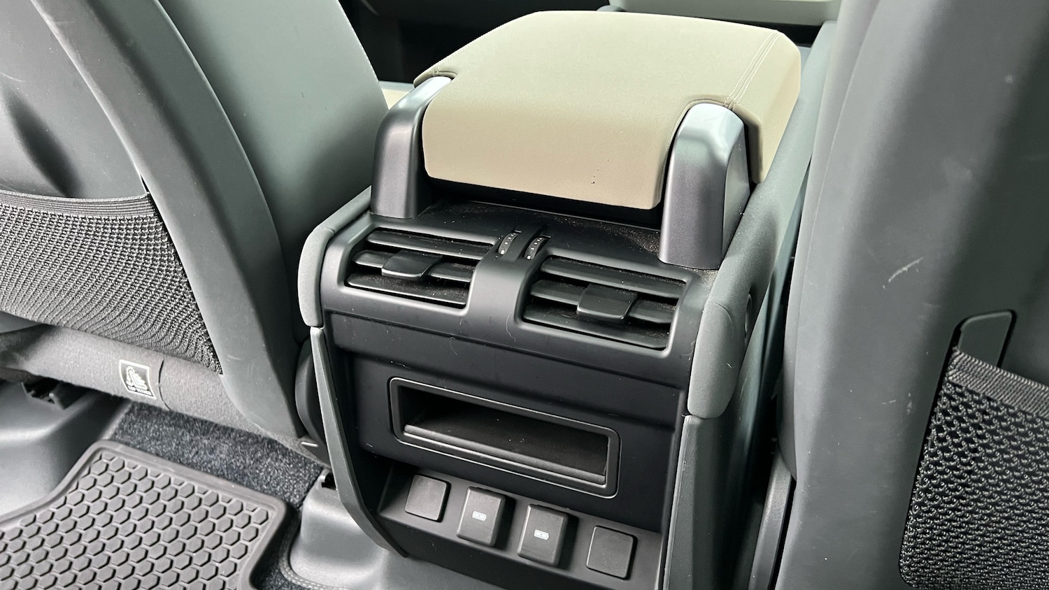 Used Land Rover Defender 2023 for sale - 77450278: Photo 18