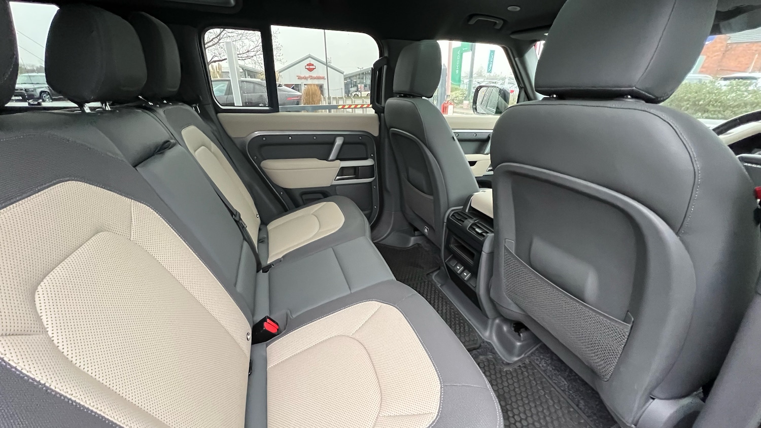 Used Land Rover Defender 2023 for sale - 77450278: Photo 32