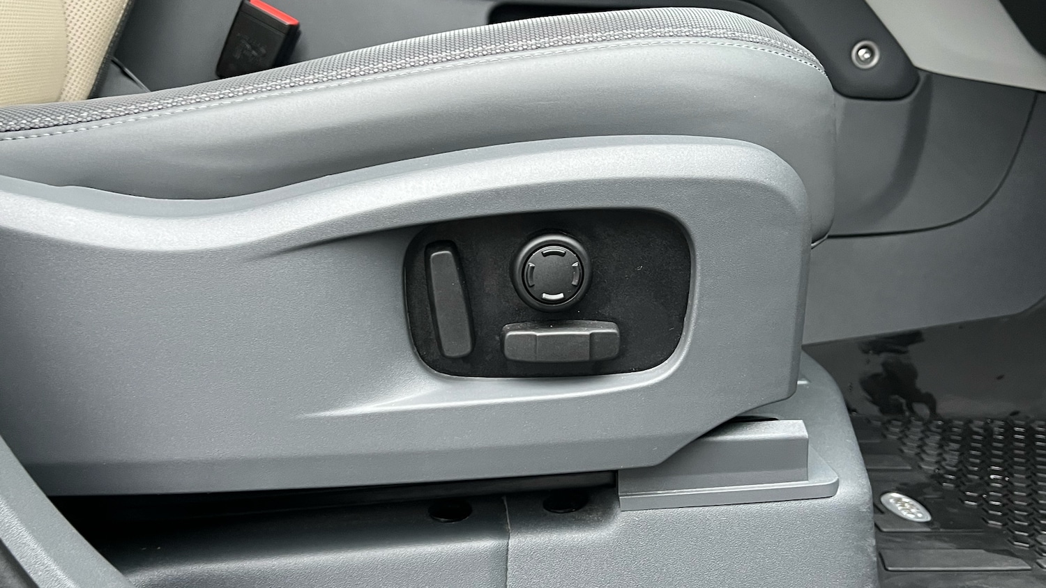 Used Land Rover Defender 2023 for sale - 77450278: Photo 36