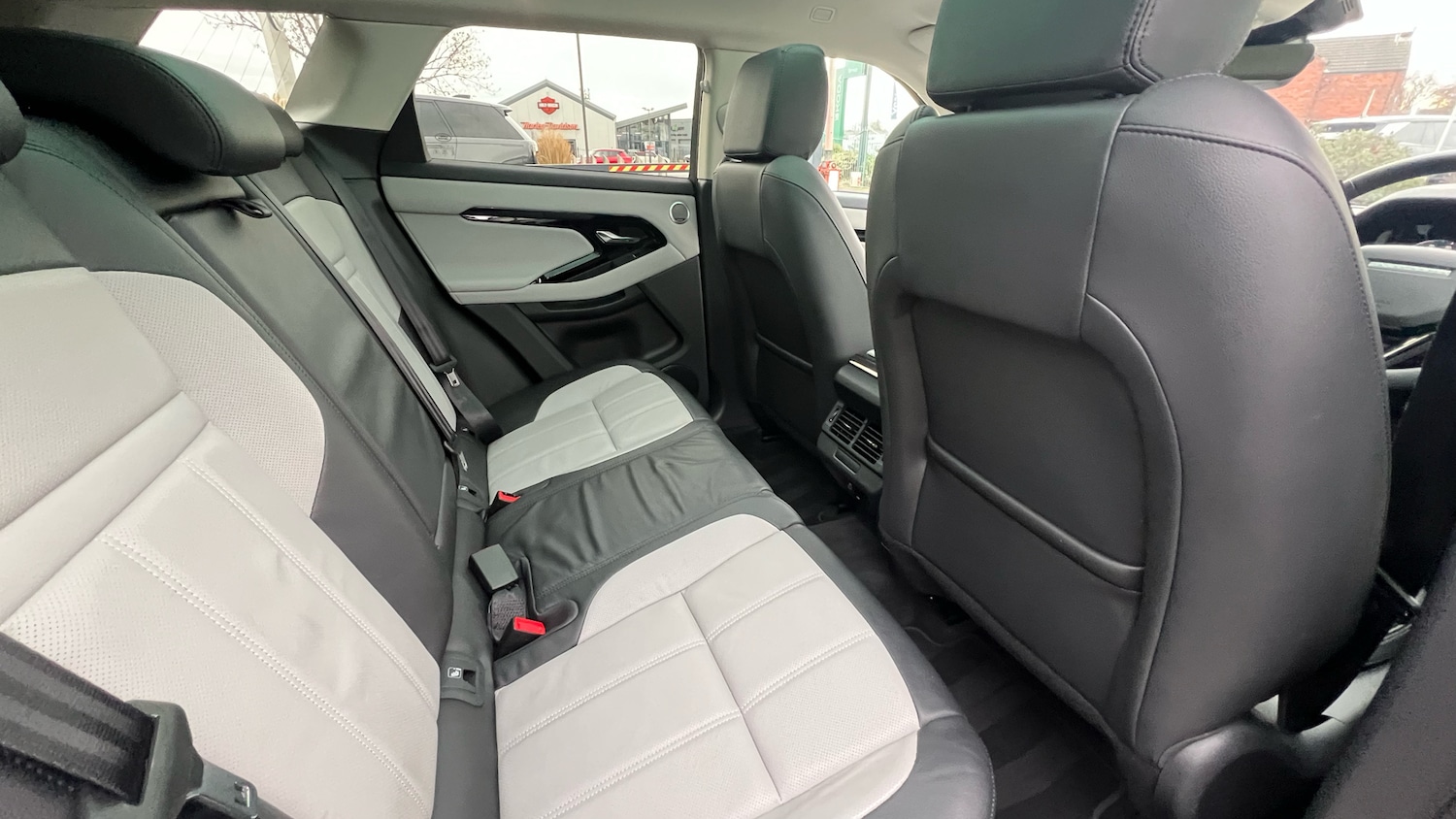 Used Land Rover Range Rover Evoque 2023 for sale - 77149182: Photo 32