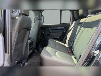 Used Land Rover Defender 2024 for sale - 75575071: Photo