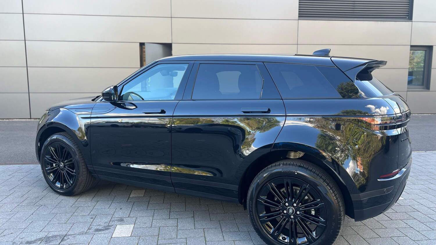 Used Land Rover Range Rover Evoque 2025 for sale - 76777201: Photo 21