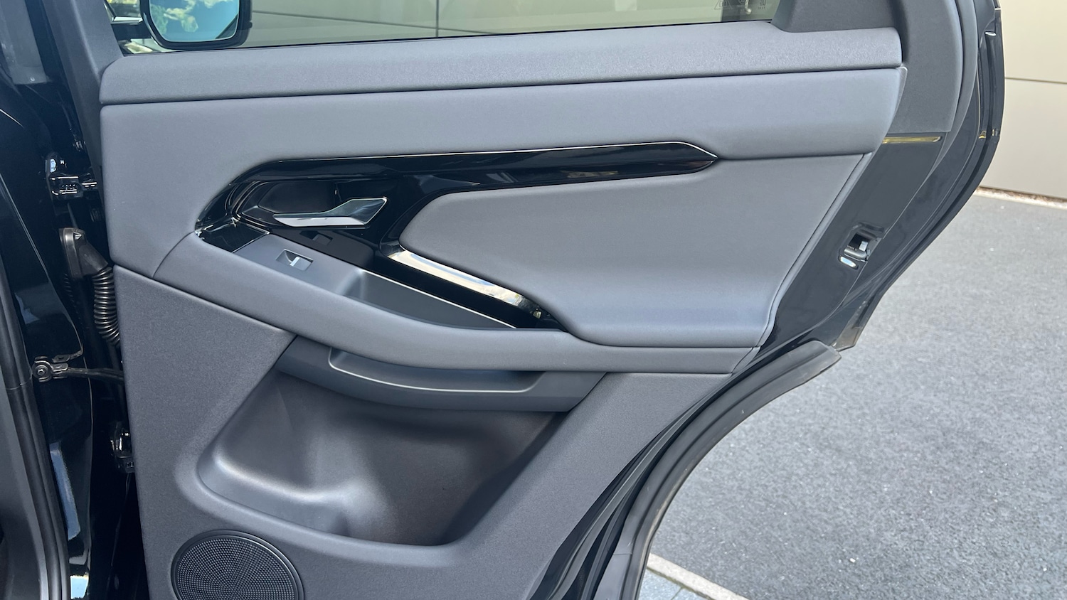 Used Land Rover Range Rover Evoque 2025 for sale - 76777201: Photo 30