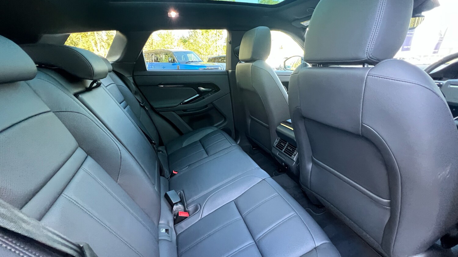 Used Land Rover Range Rover Evoque 2025 for sale - 76777201: Photo 31