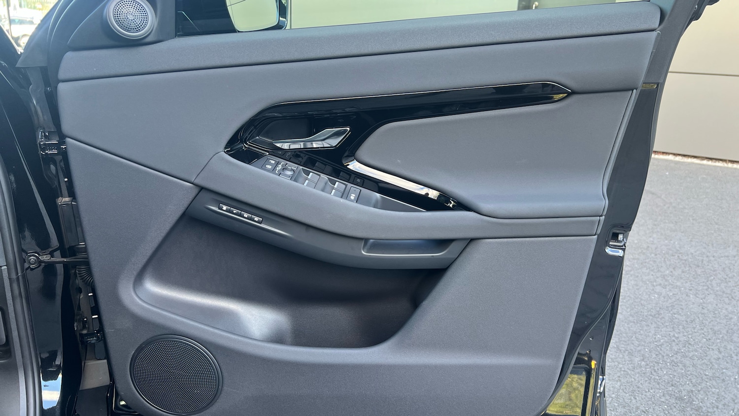 Used Land Rover Range Rover Evoque 2025 for sale - 76777201: Photo 33