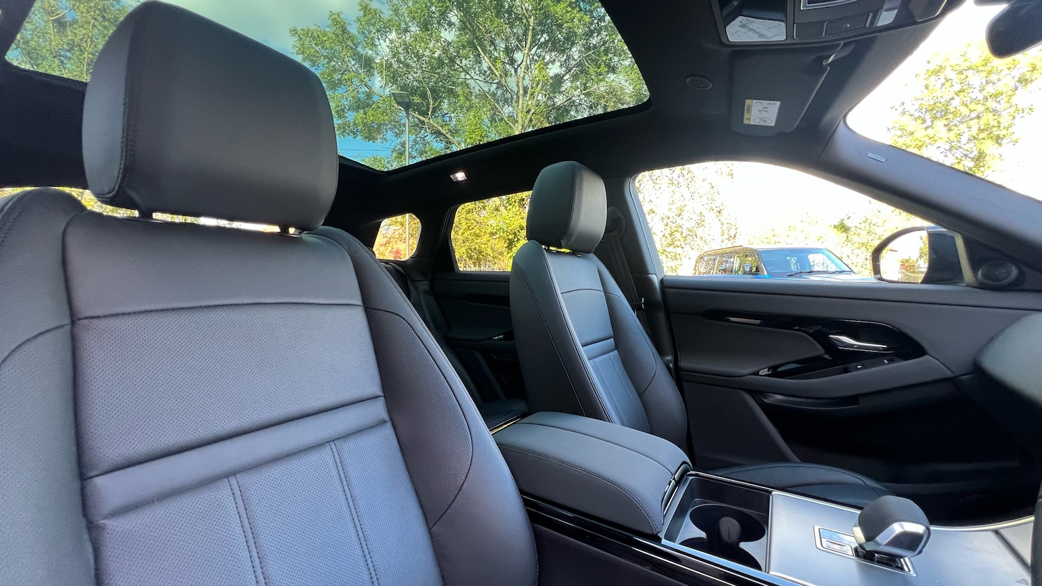 Used Land Rover Range Rover Evoque 2025 for sale - 76777201: Photo 36